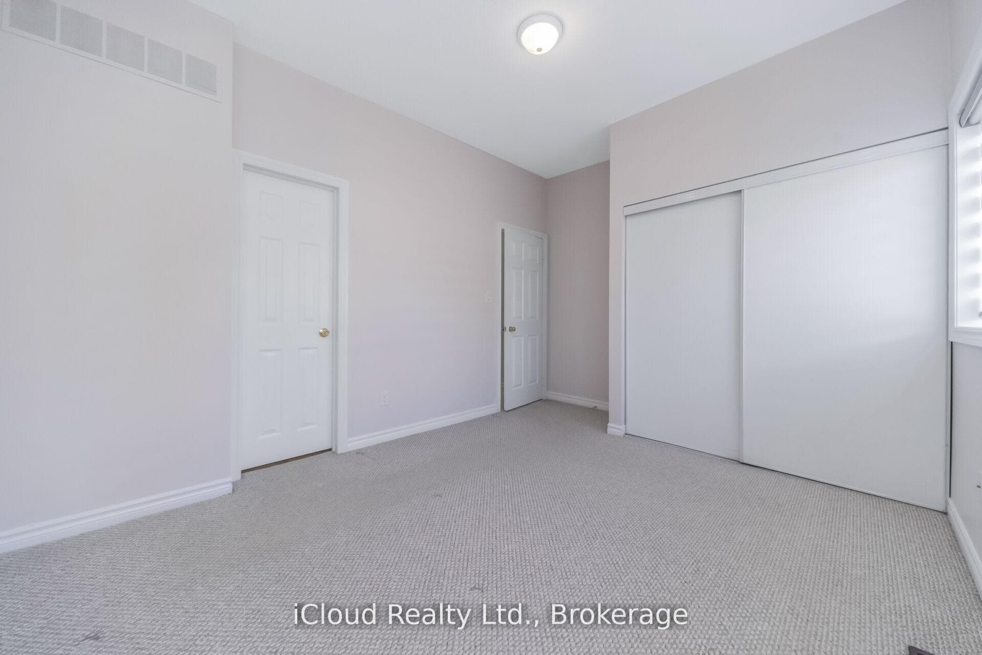 63 Spadina Road photo 31