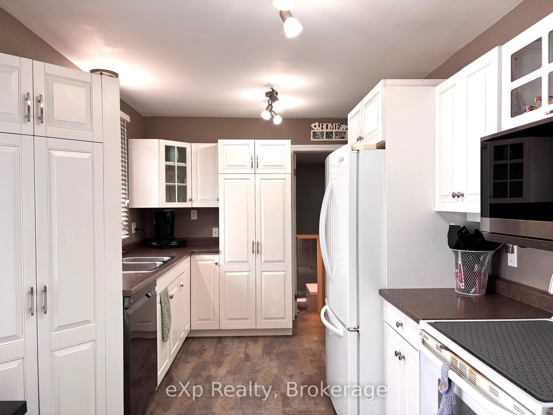 170 11th Avenue photo 11