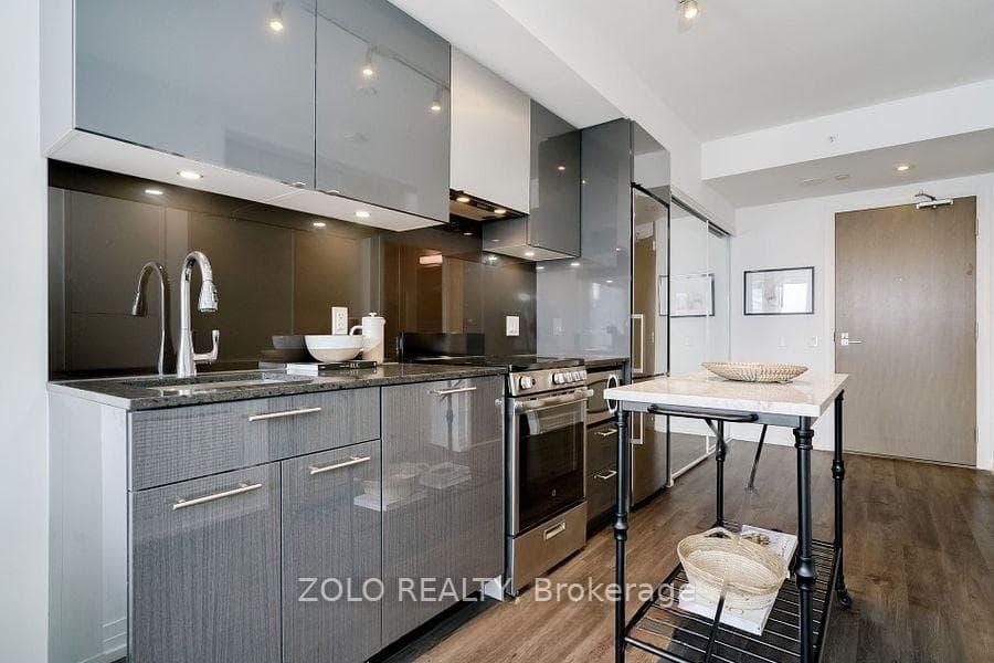 251 Jarvis Street Unit 2206 photo 4