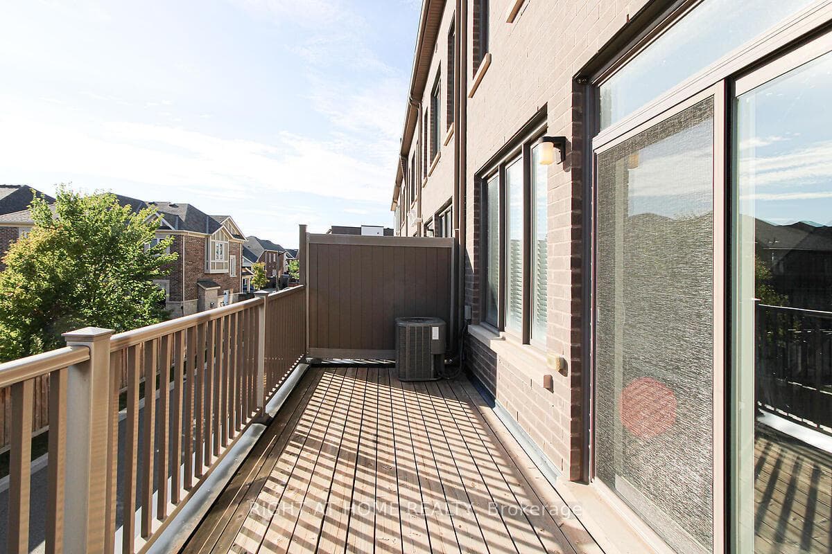 3092 Ernest Appelbe Boulevard photo 30