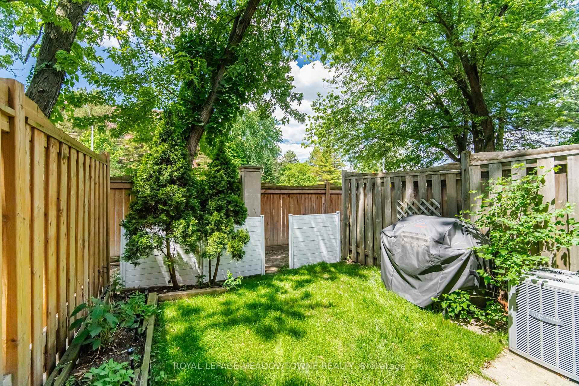 16 Dutch Myrtle Way photo 41