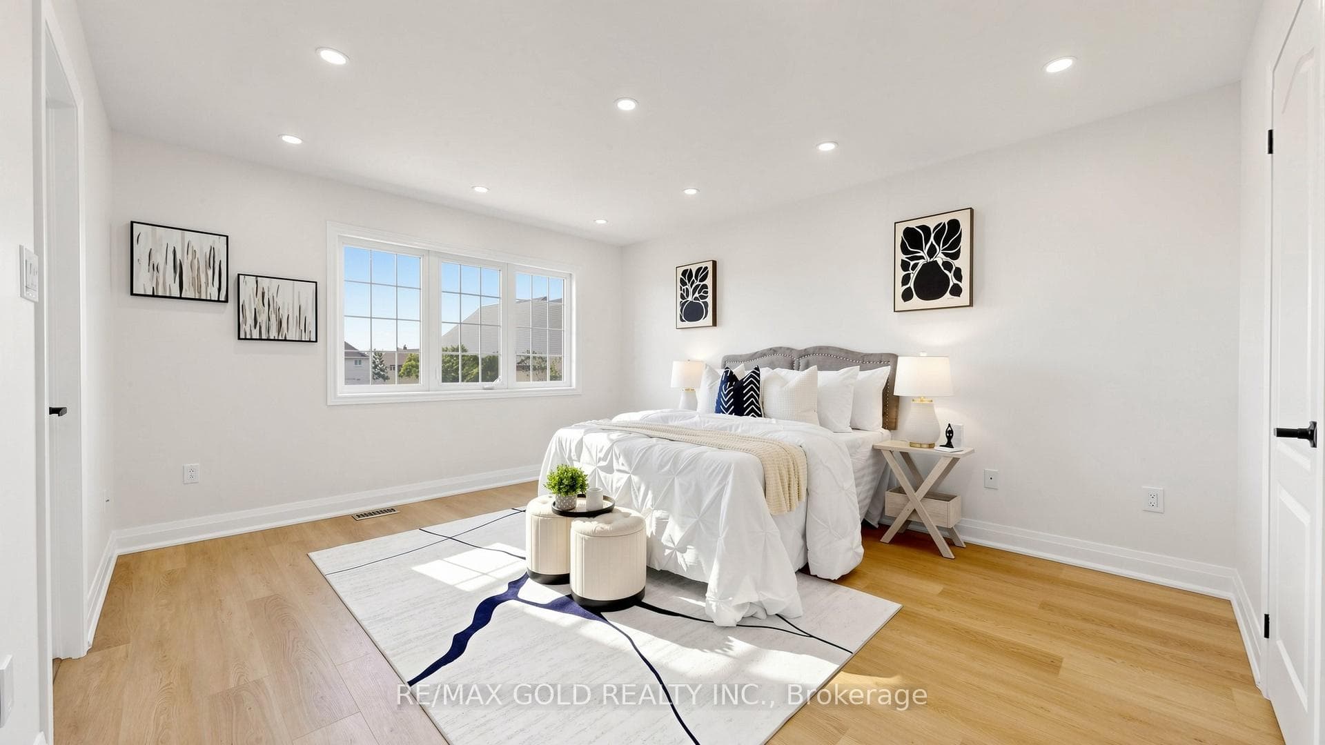 9 Edgewater Court photo 22