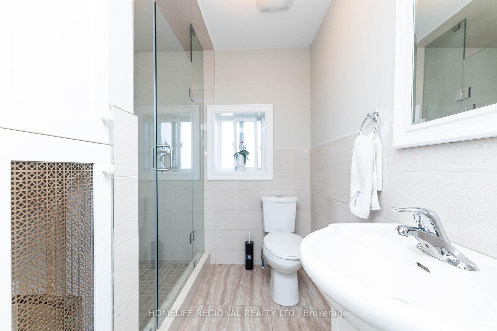 200 Roxton Road Unit Main photo 4