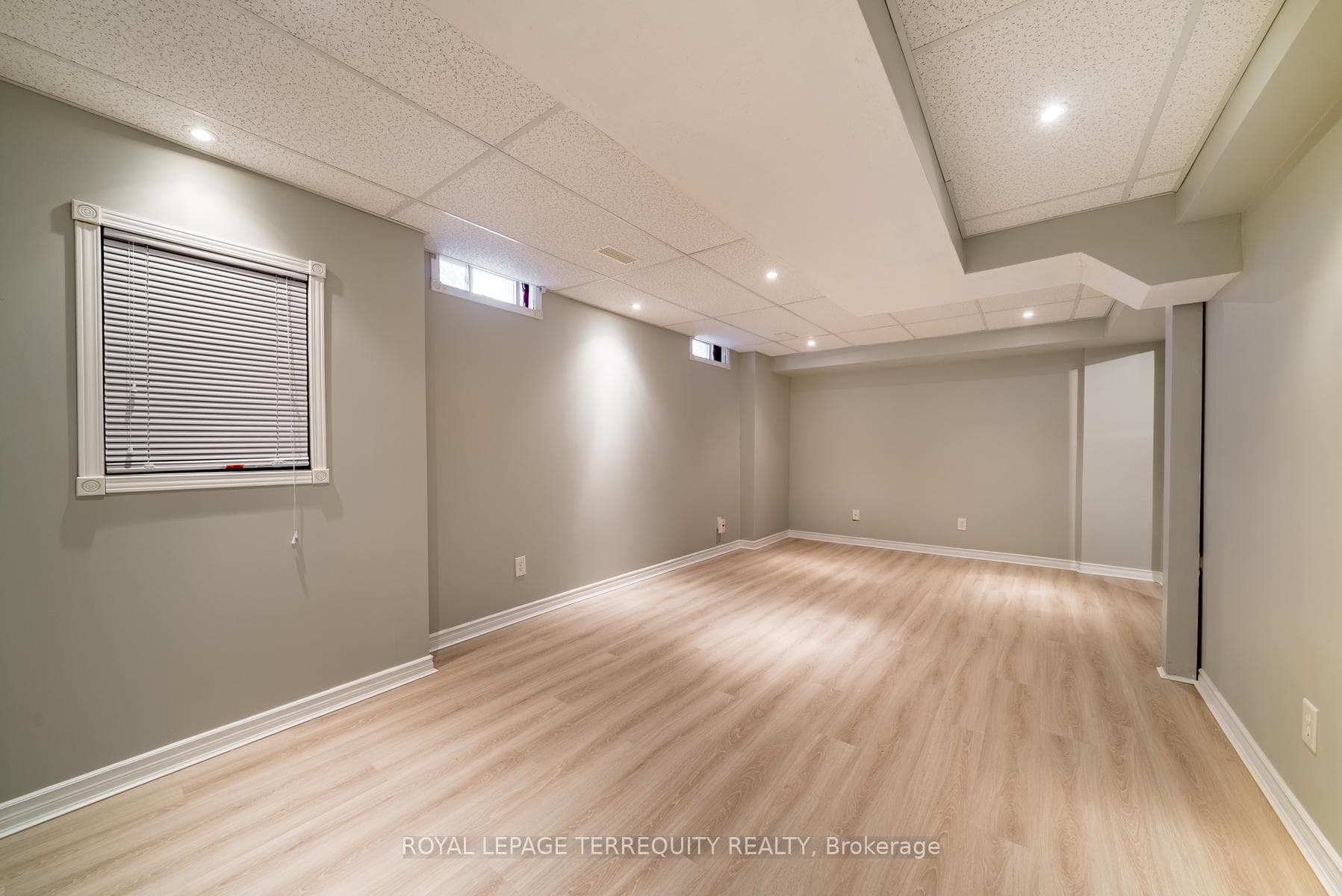 299 West Scugog Lane photo 31