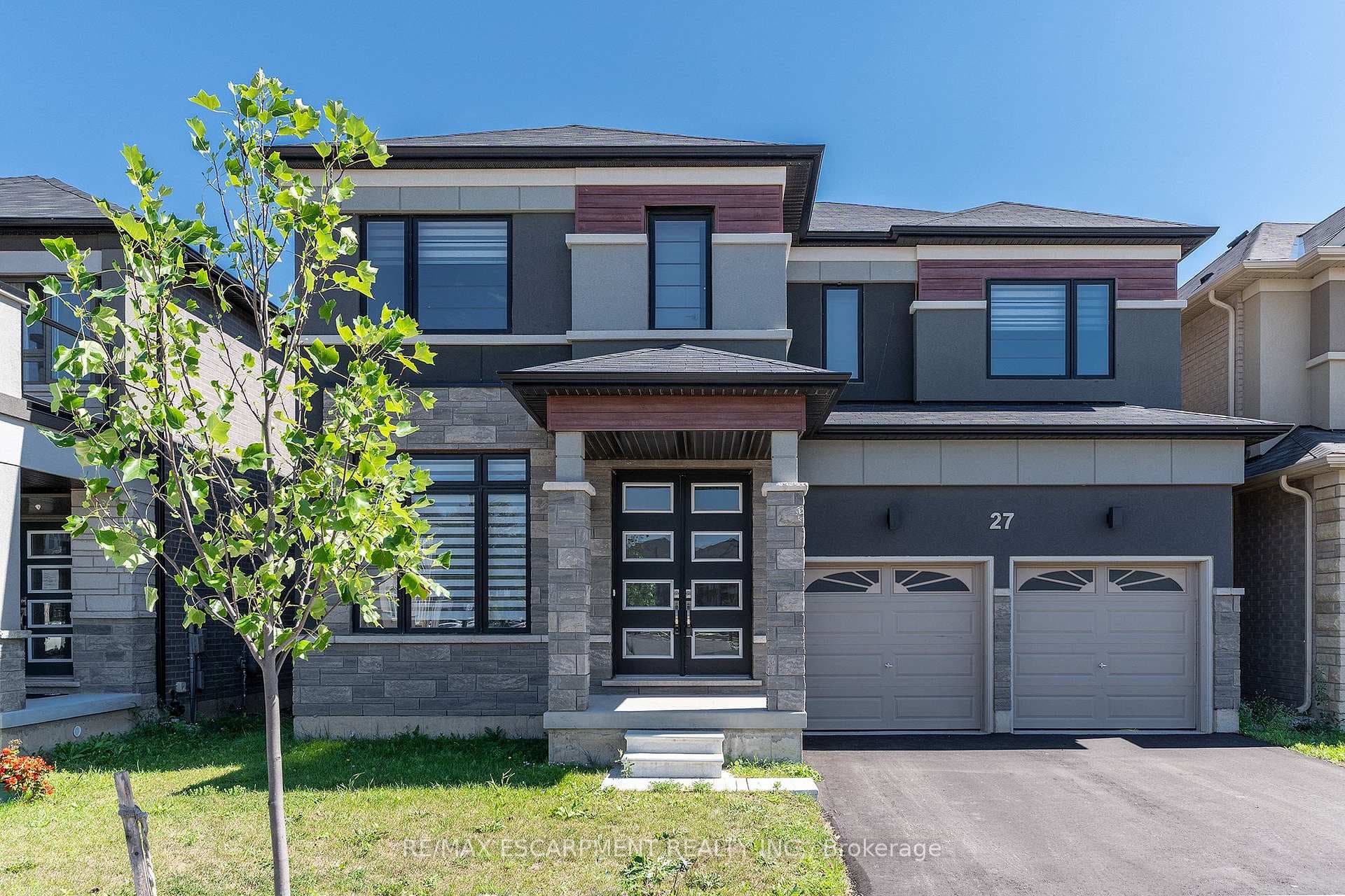 27 Stauffer Road photo 1