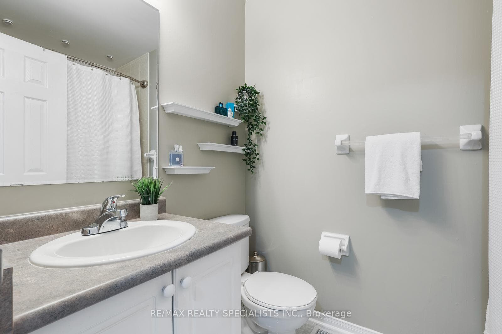 3370 Redpath Circle photo 23