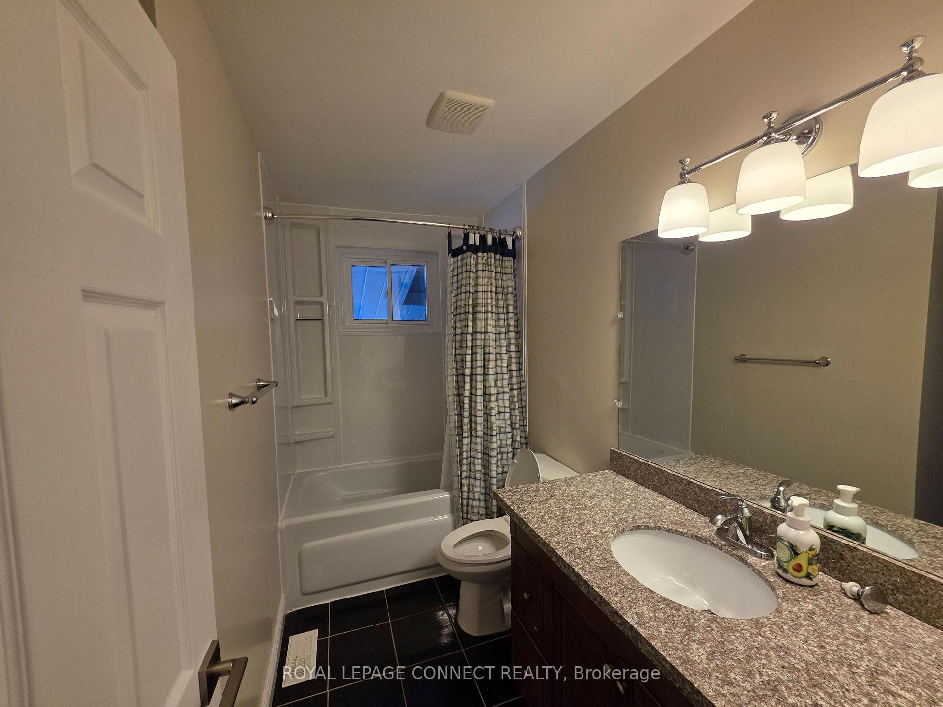 1206 Wakefield Crescent Unit Main photo 33