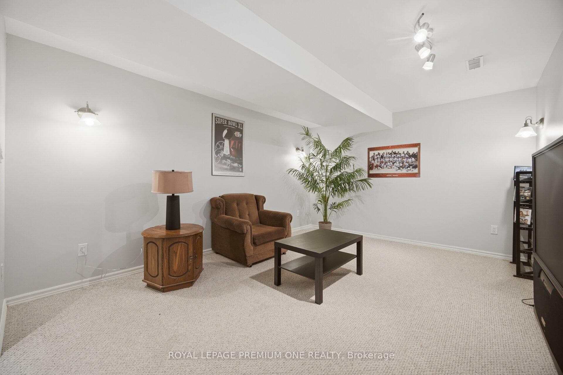 21 Ocean Avenue photo 43