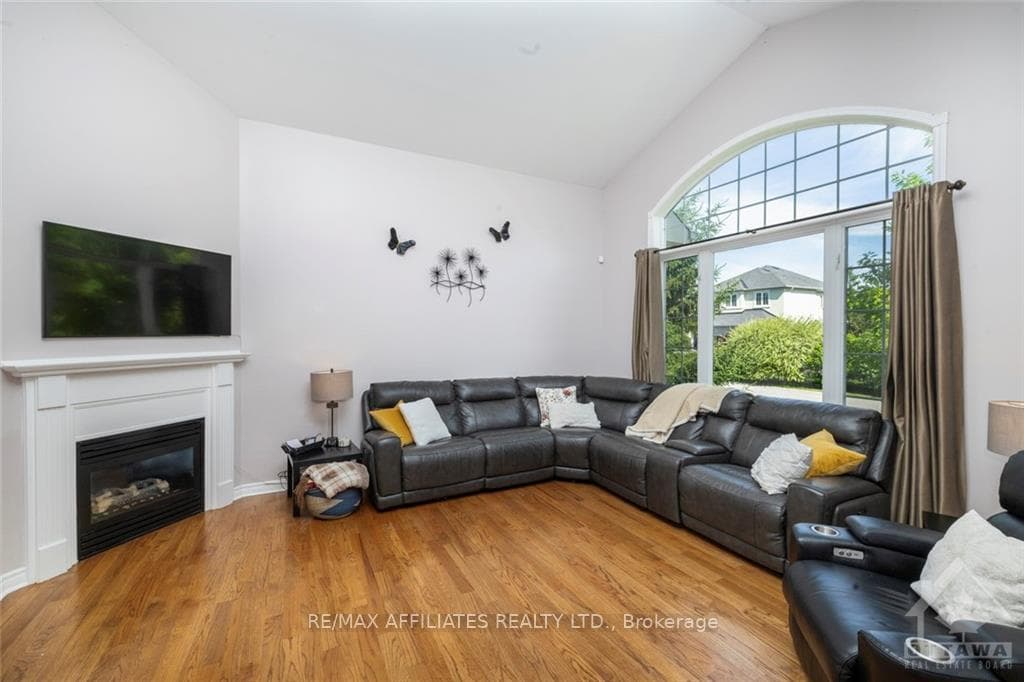 77 STONEWATER photo 6