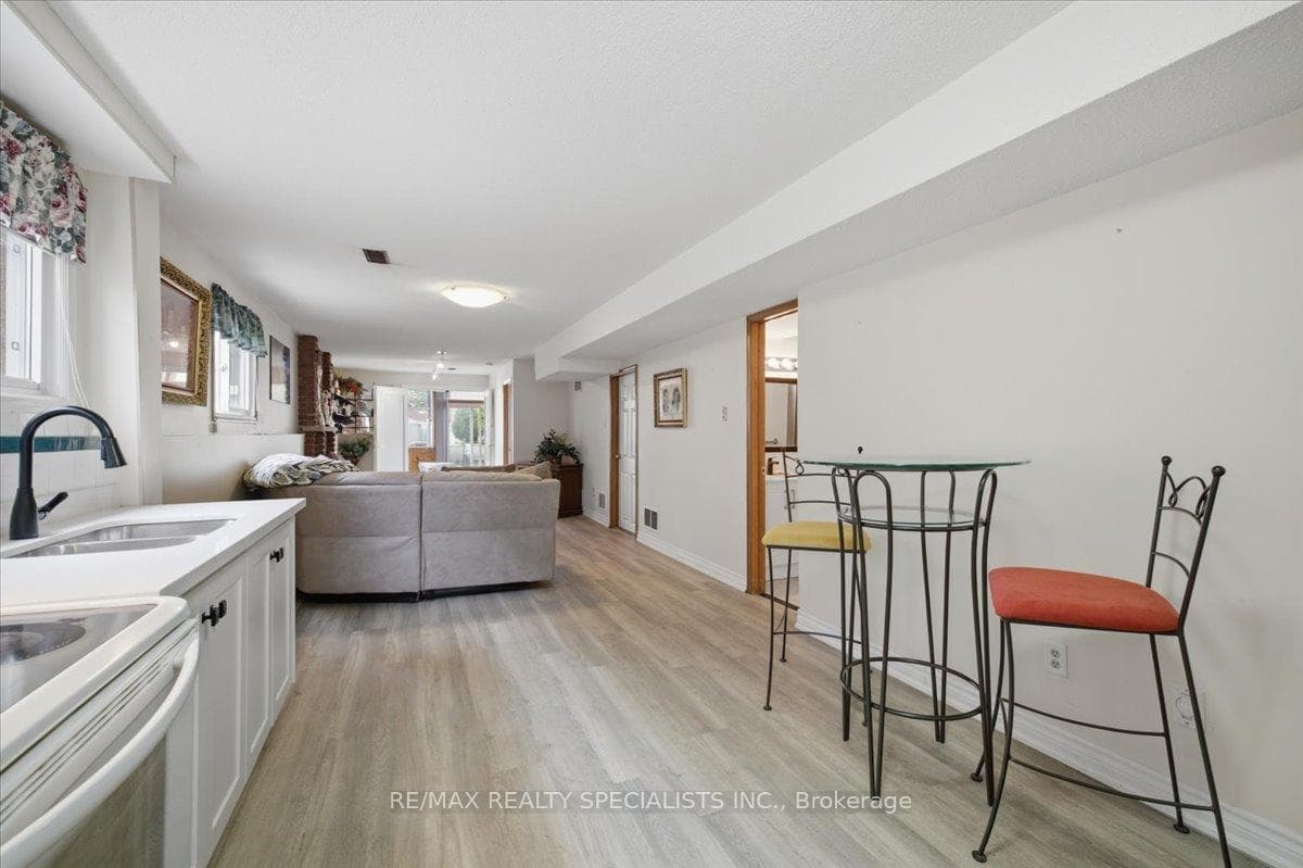 80 Chalfield Lane photo 27