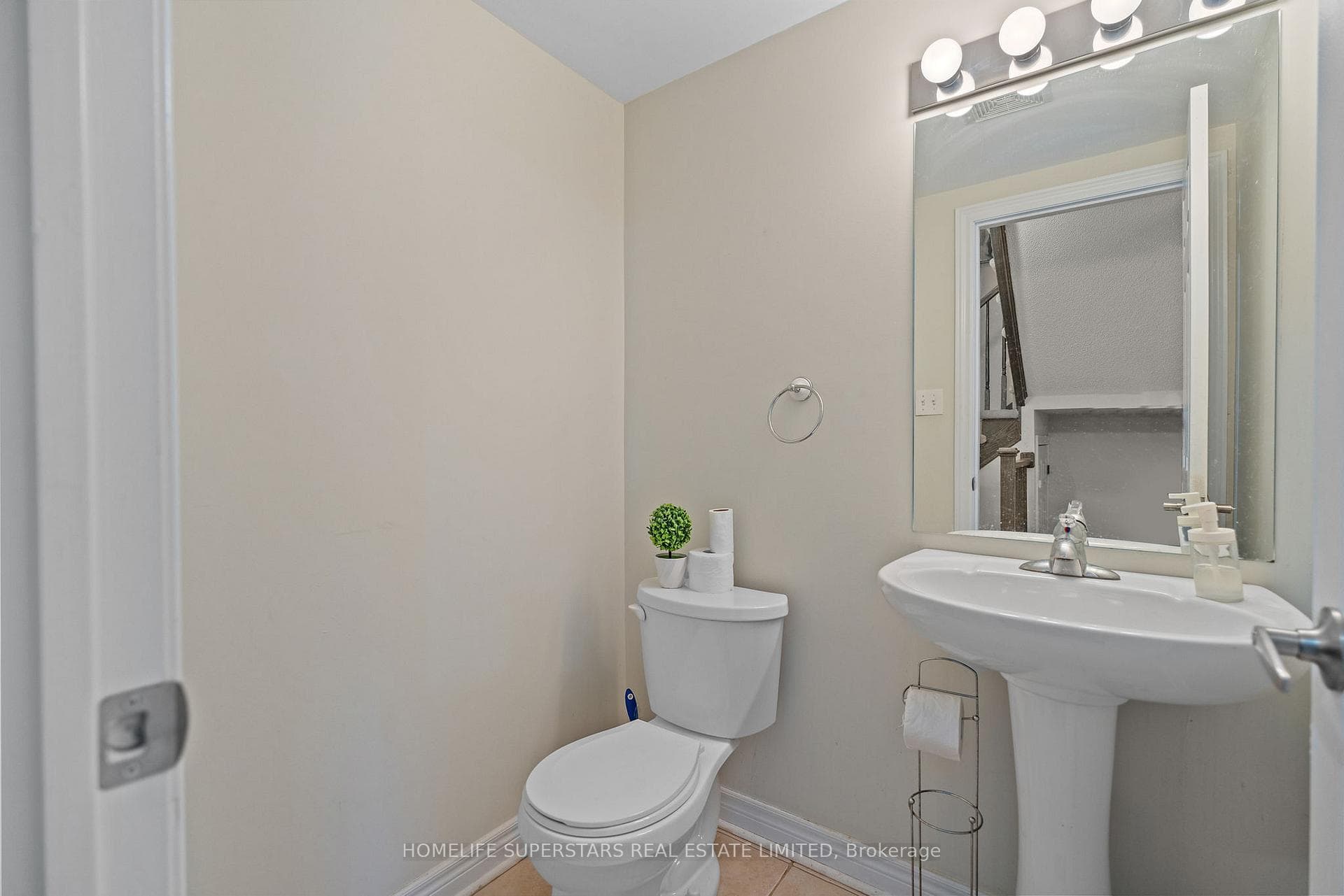 2 Durham Way photo 9