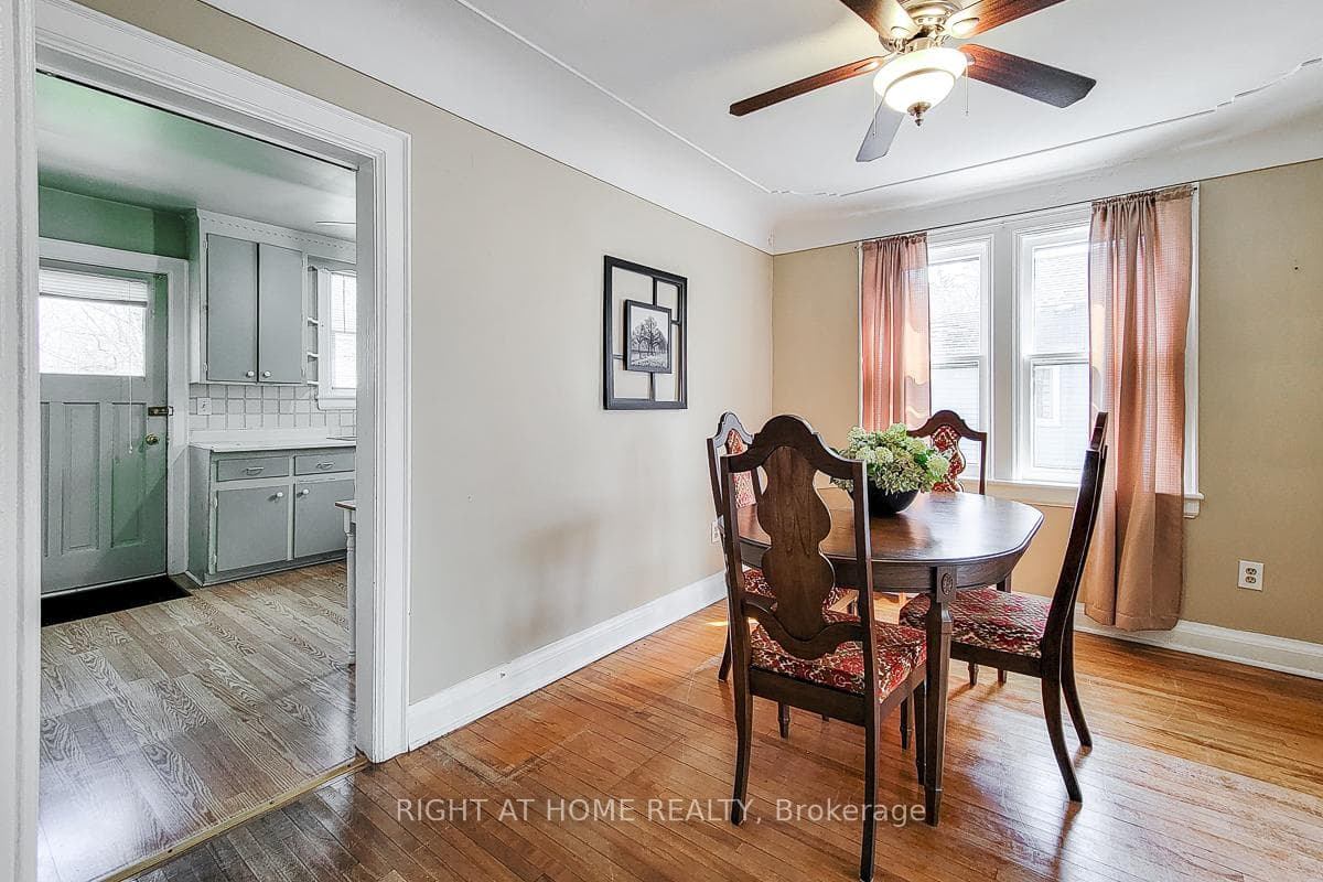98 Royal Avenue photo 13