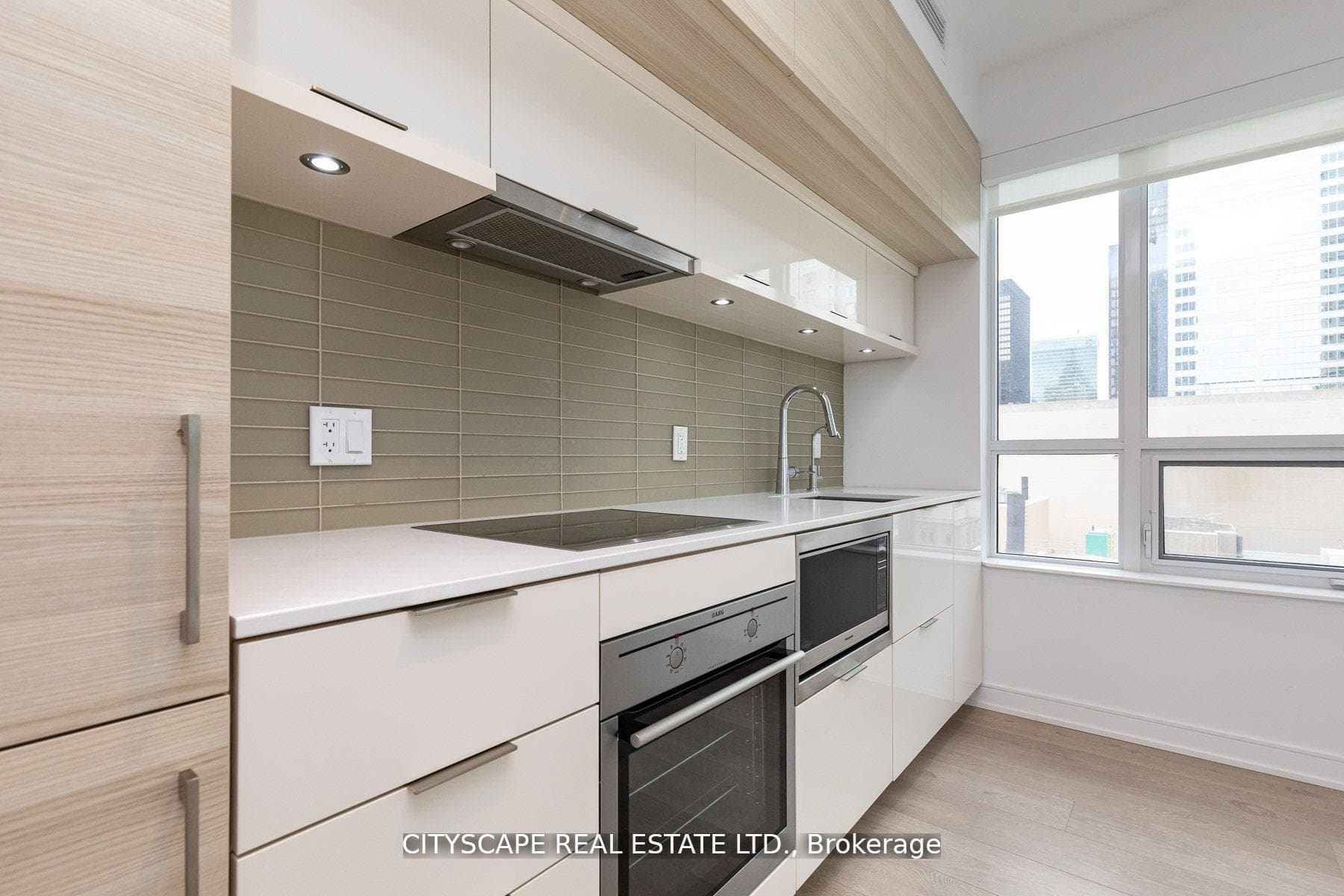 88 Scott Street Unit 1603 photo 4