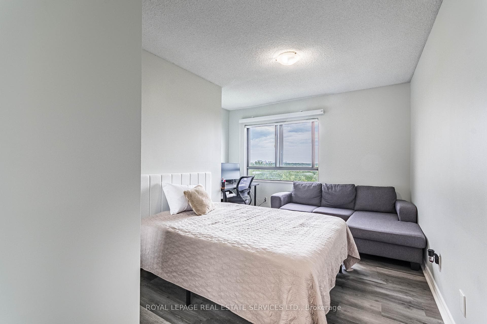 1000 Cedarglen Gate Unit 619 photo 20