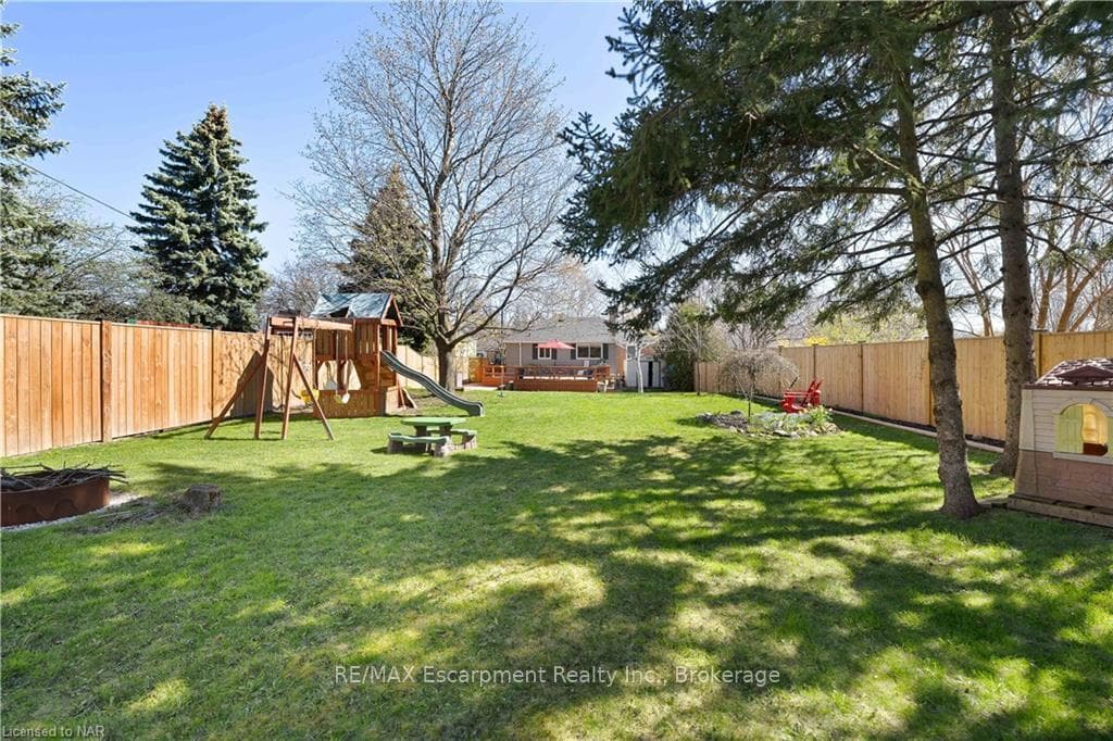 1266 HOMEWOOD Drive photo 45