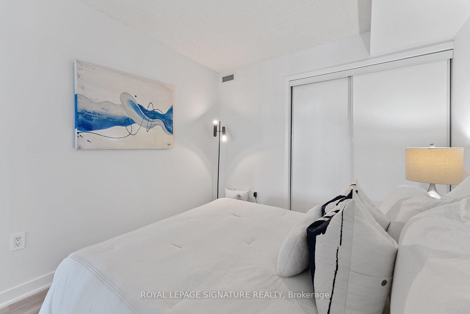 4K Spadina Avenue Unit 917 photo 20