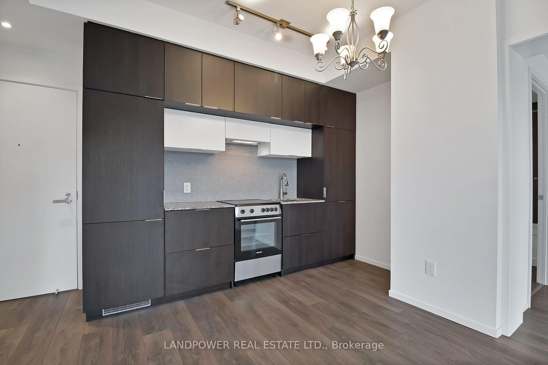 159 Dundas Street Unit 1107 photo 4