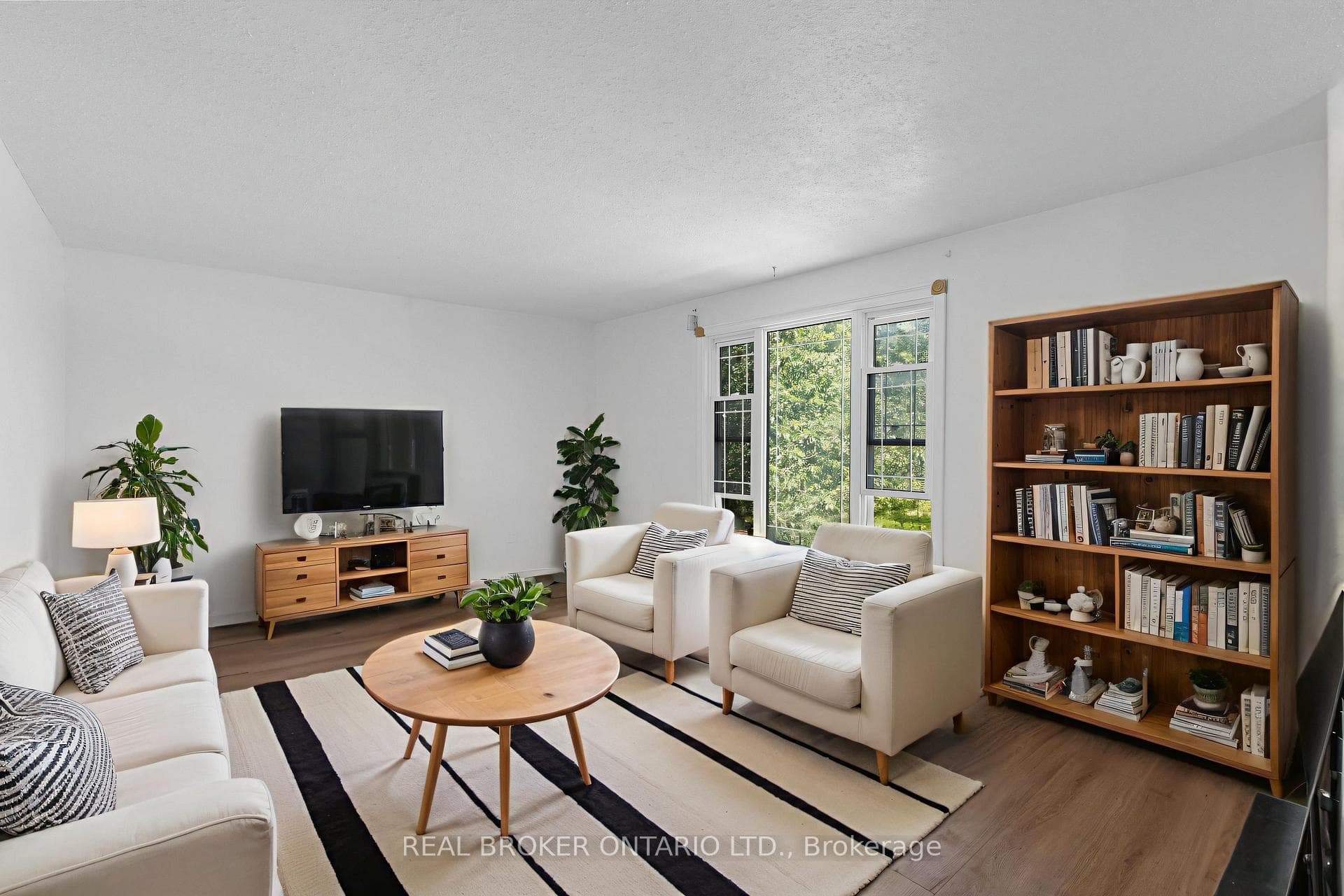 57 Bernick Drive photo 1