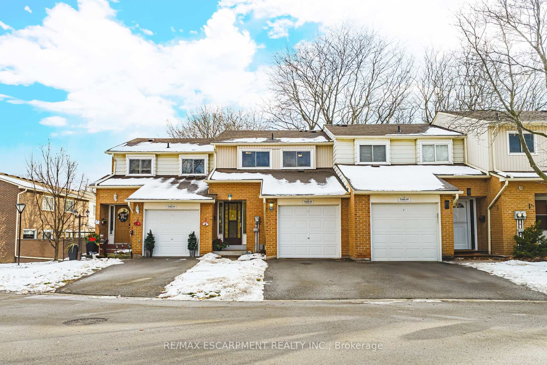 1584 Newlands Crescent Unit 92 photo 1