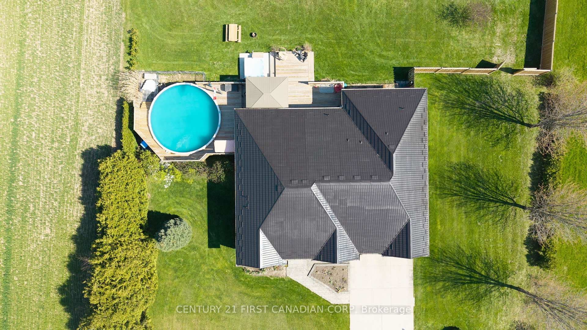 653 Peter Street photo 47