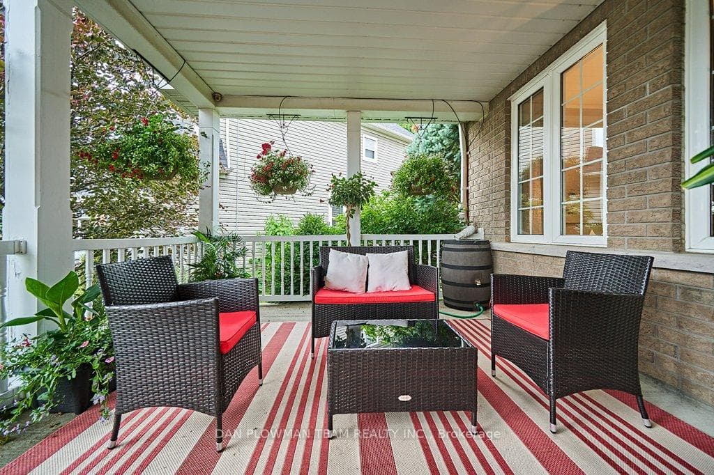 1470 Aldergrove Drive photo 3