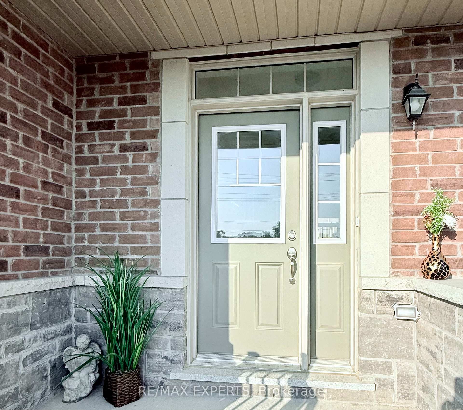 2229 Grainger Loop photo 2