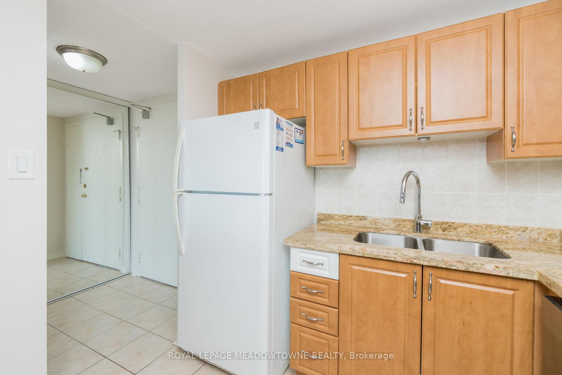 6720 Glen Erin Drive Unit 610 photo 10