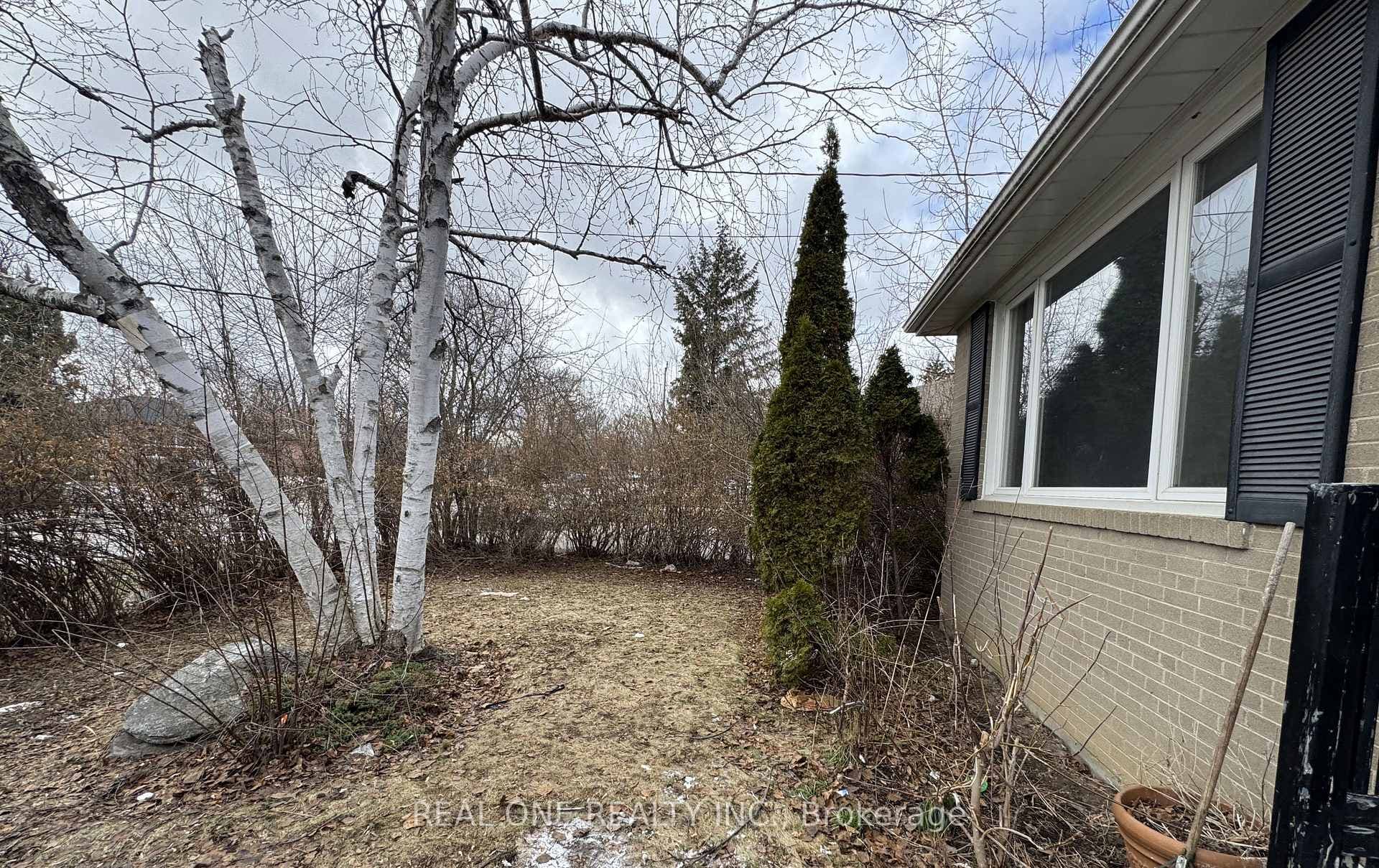 437 Taylor Mills Drive photo 4