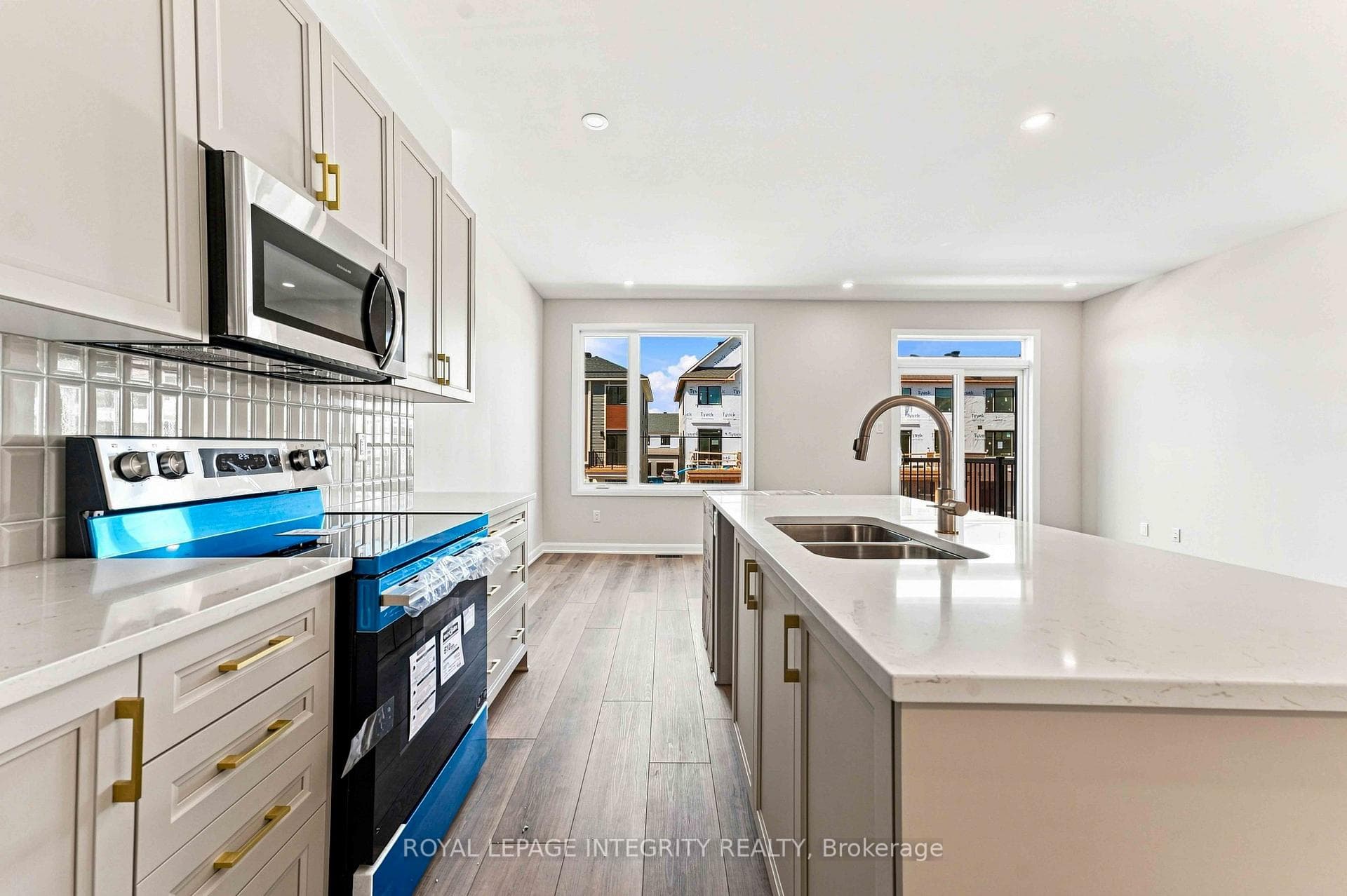 762 Tadpole Crescent photo 10