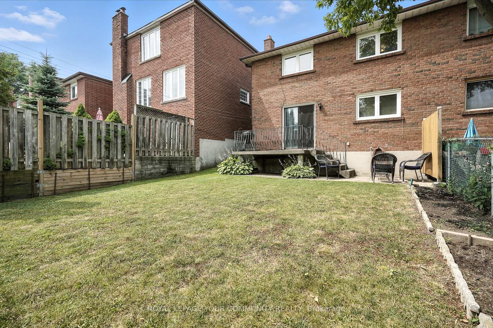 72 Fred Bland Crescent photo 37