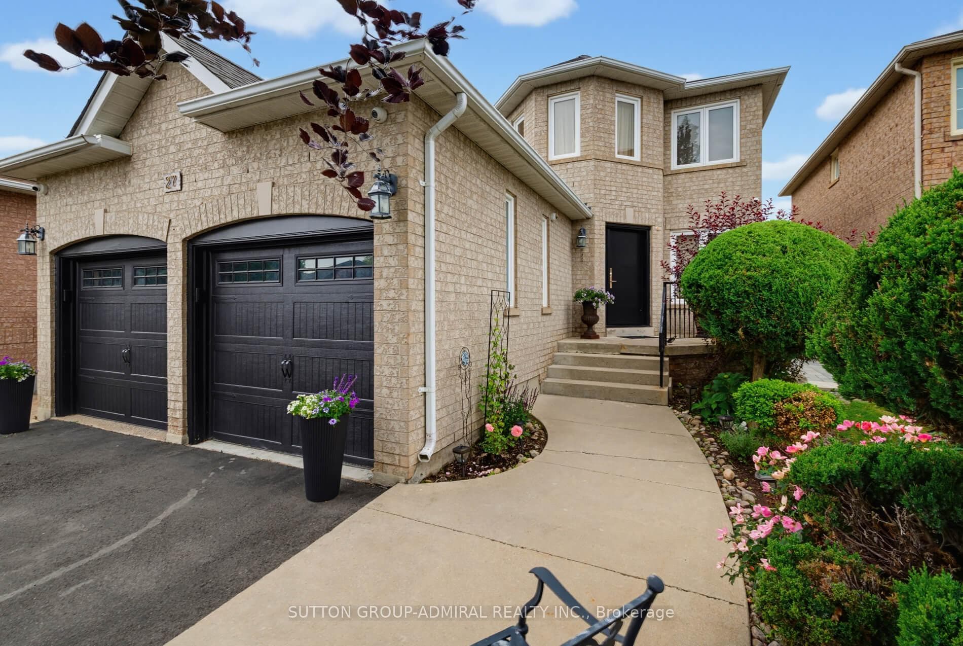 27 Pine Hollow Crescent photo 3