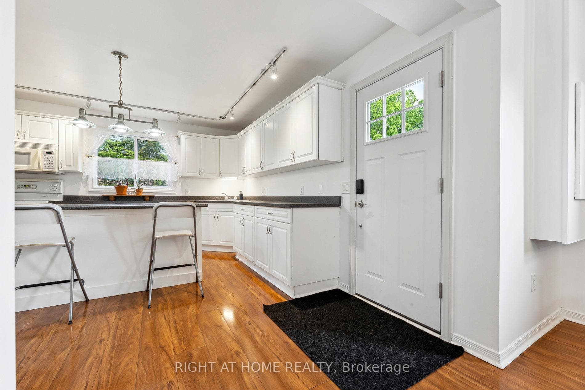 186 Dundas Street photo 14