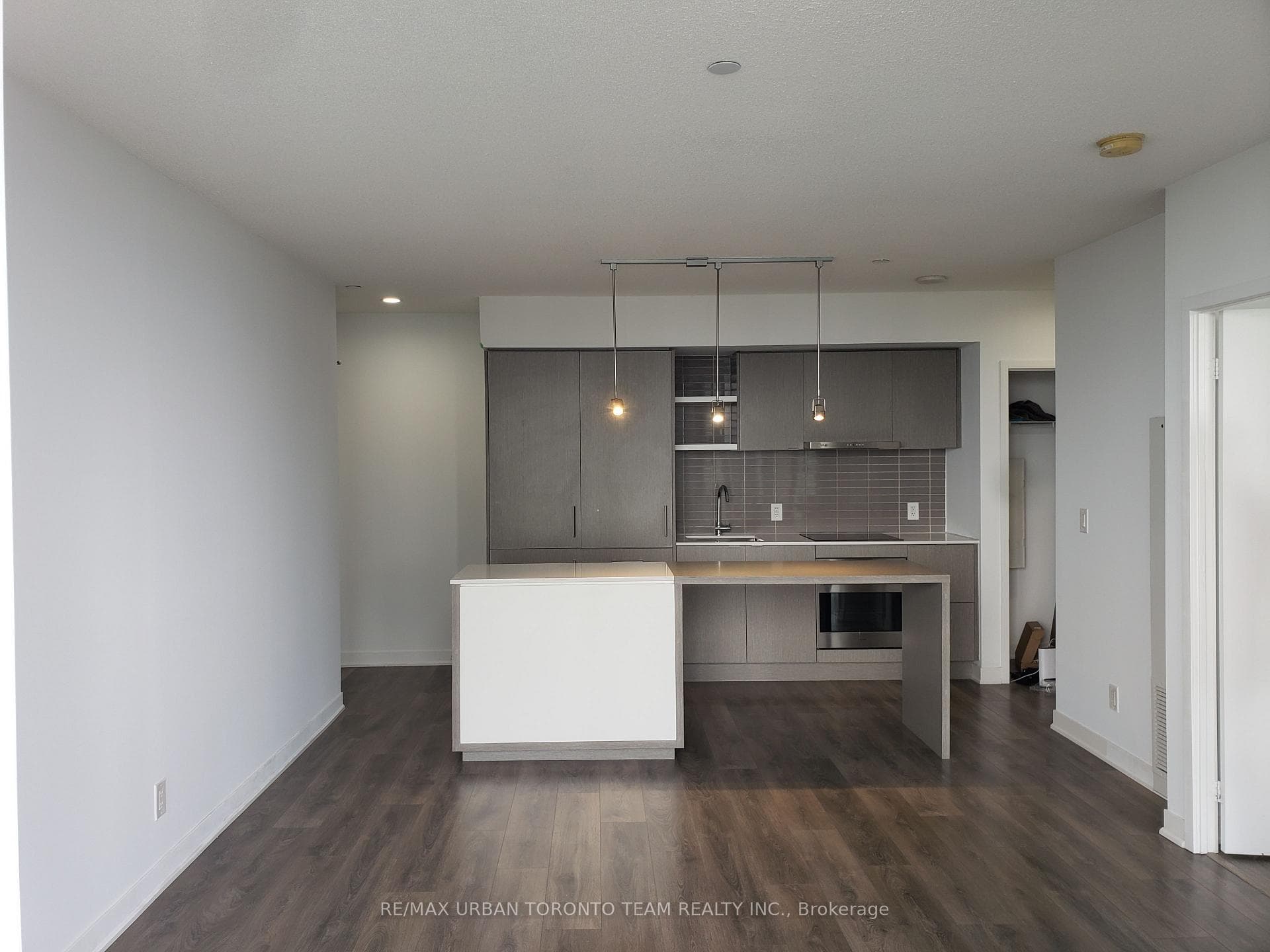 88 Harbour Street Unit 3906 photo 8