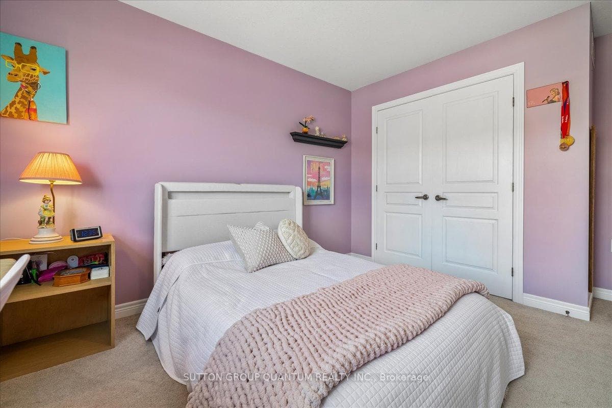 92 Garinger Crescent photo 28