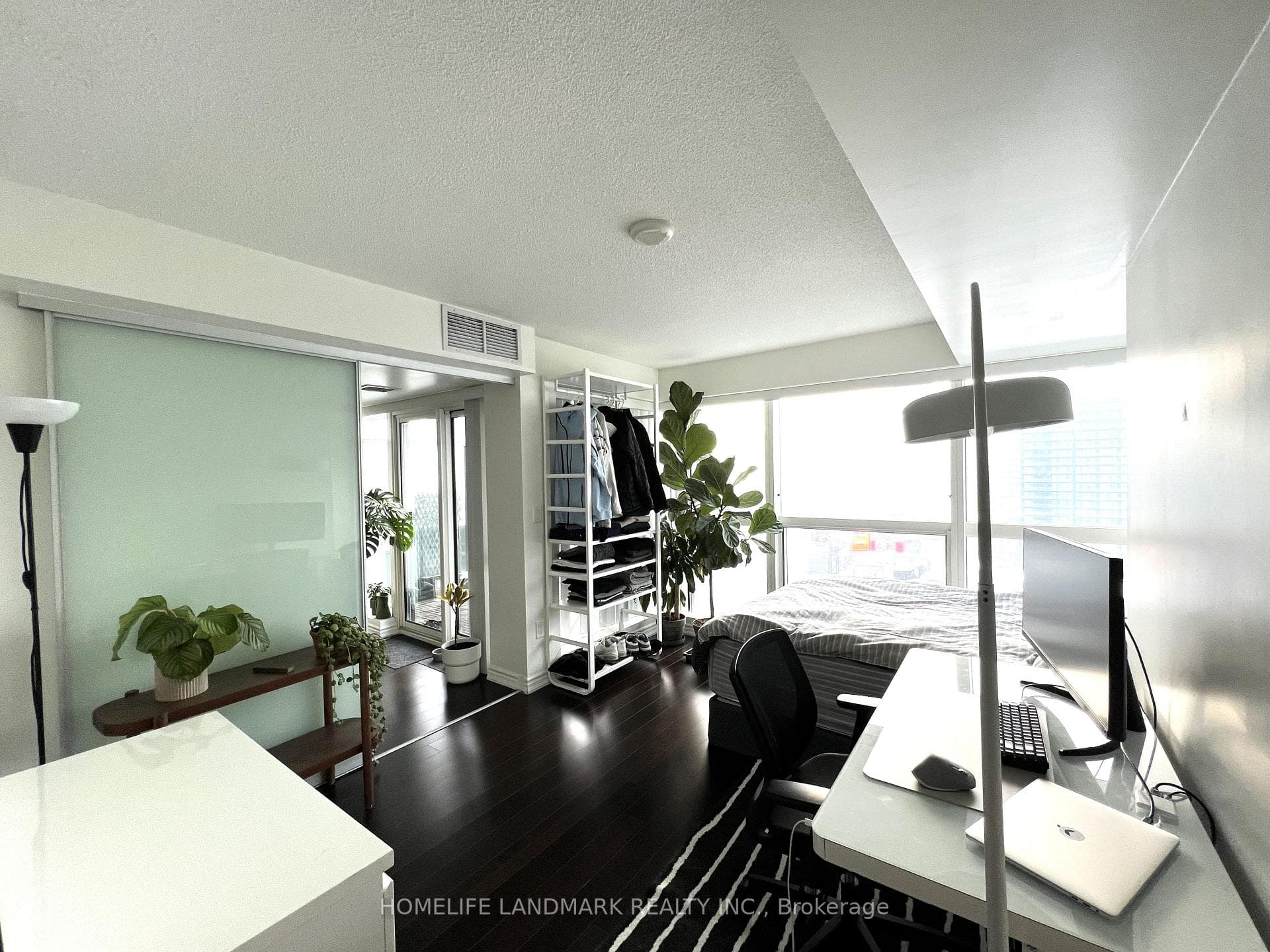386 yonge Street Unit 2409 photo 5