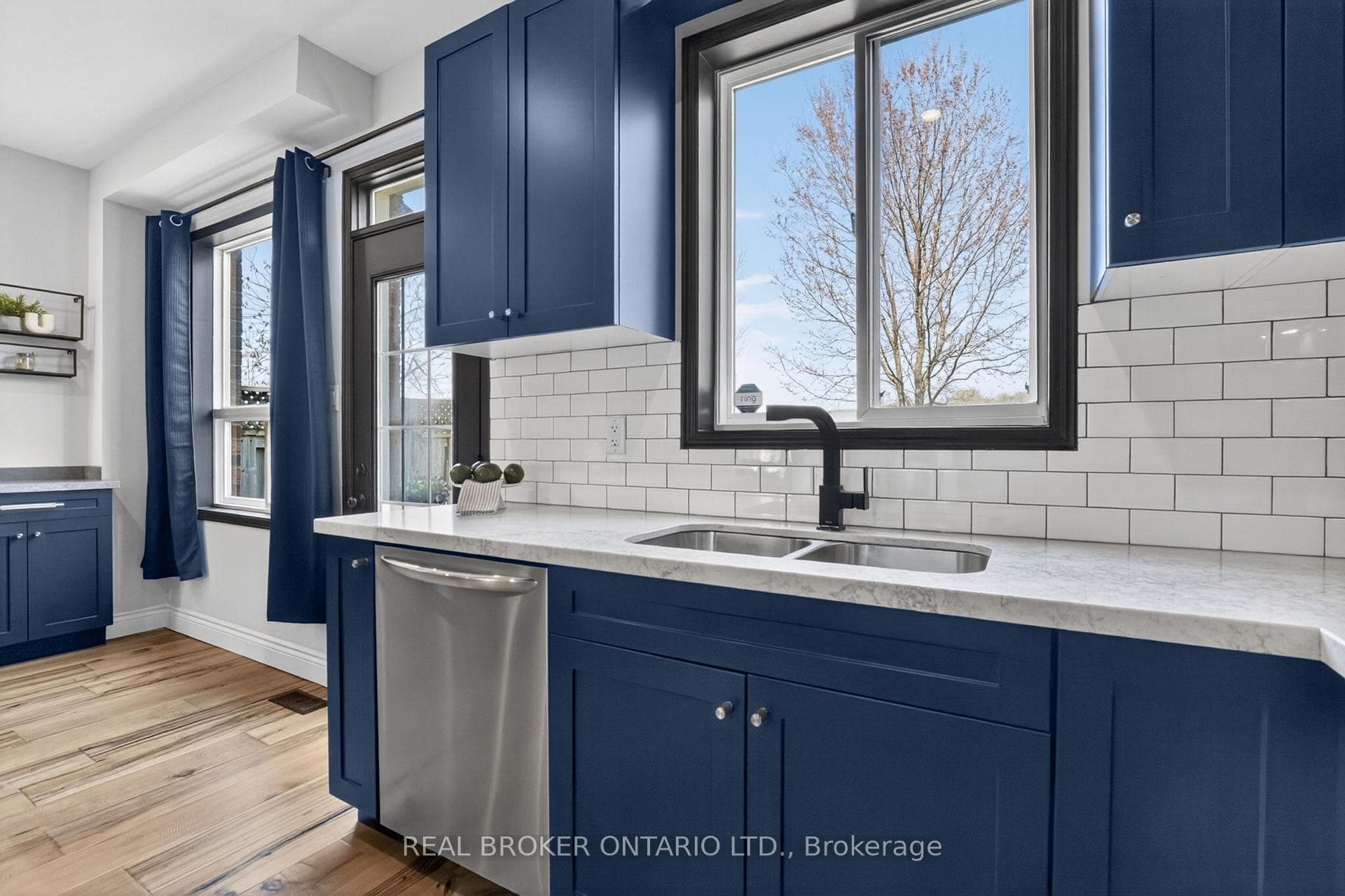 62 Moore Crescent photo 18