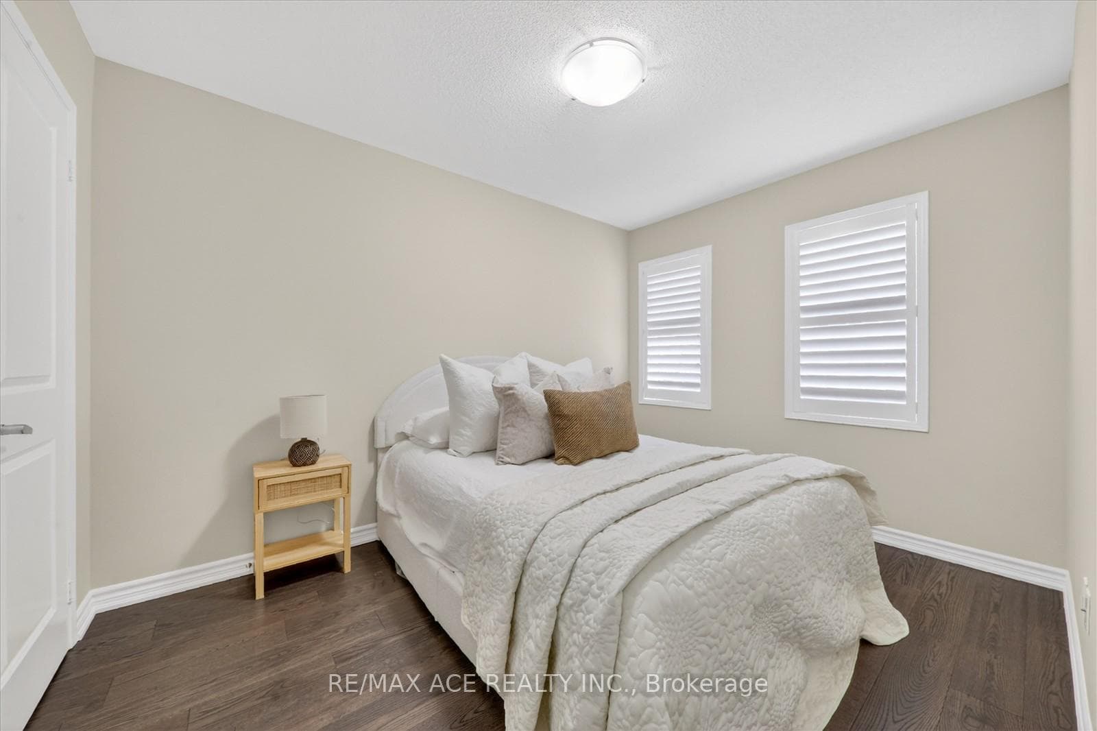 1034 Byron Street photo 32