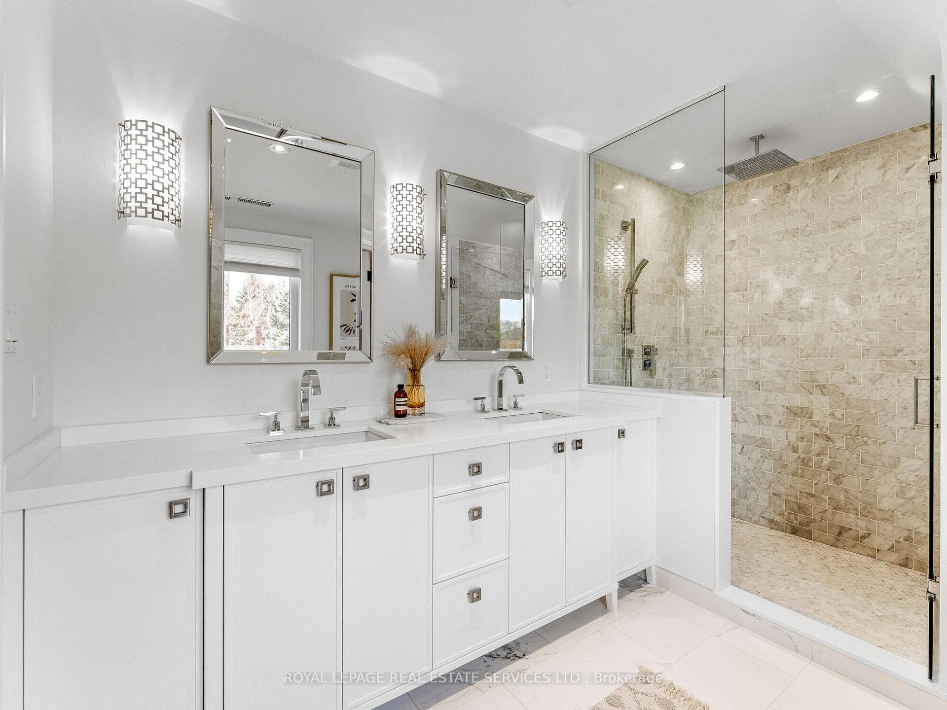 70 Brentwood Road photo 18