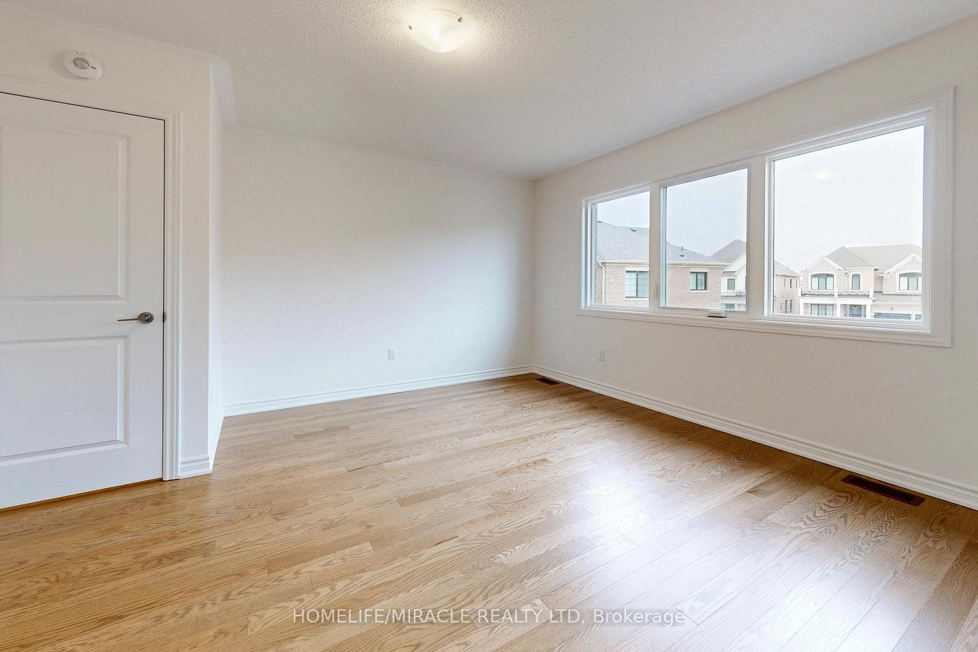 1460 Chamomile Crescent photo 28