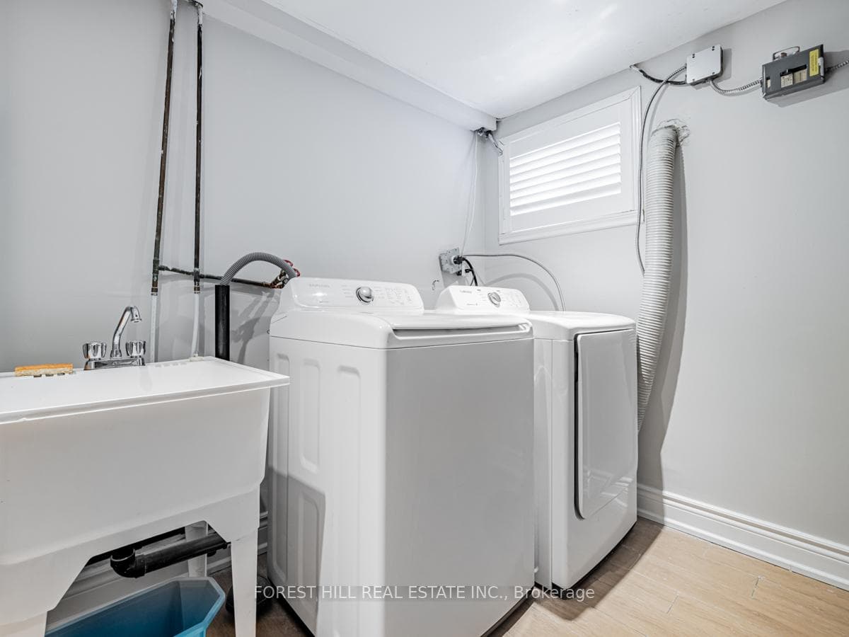 142 Delhi Avenue photo 29
