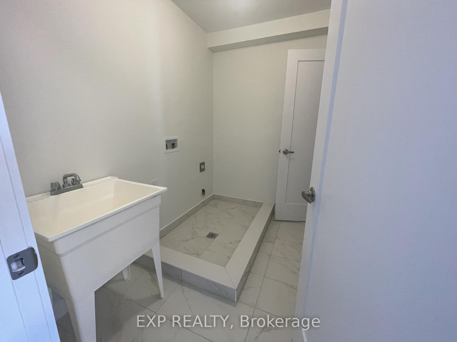 185 Lormont Boulevard photo 27