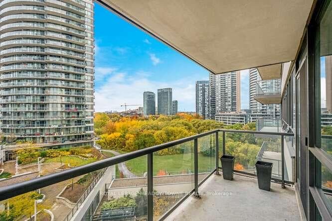 2230 Lakeshore Boulevard Unit 703 photo 23