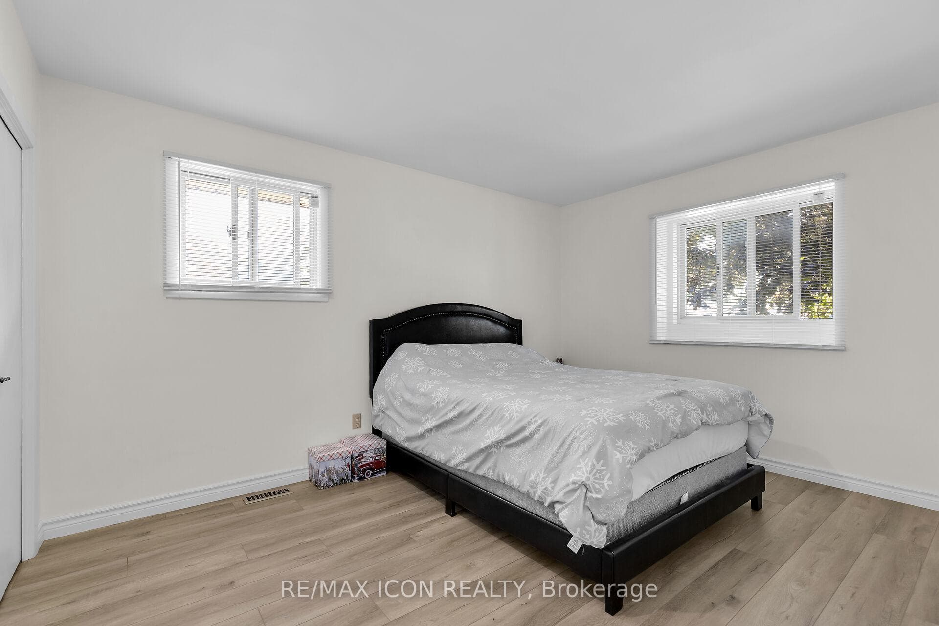 1257 Glenora Drive photo 15