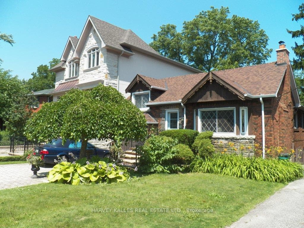 85 Yonge Boulevard photo 1