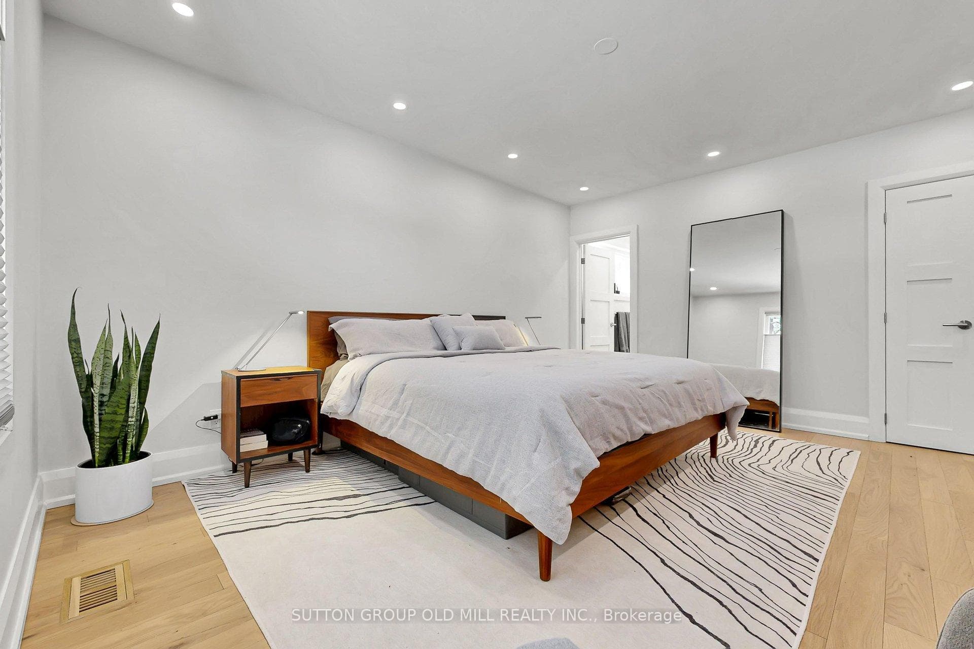 1 Farningham Crescent photo 26