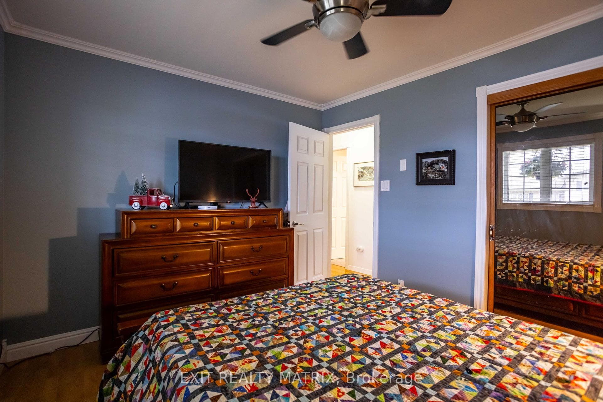 697 Omer Street photo 18