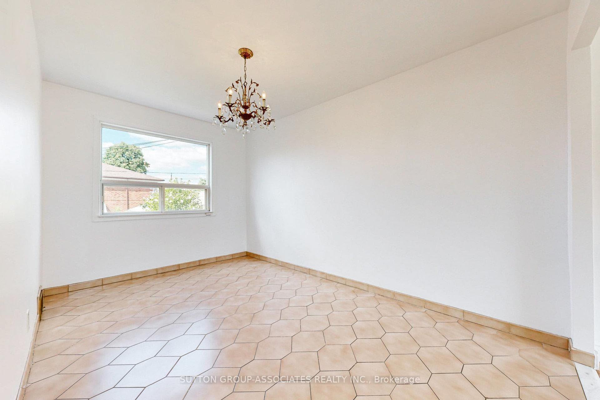 22 Woodenhill Court photo 11