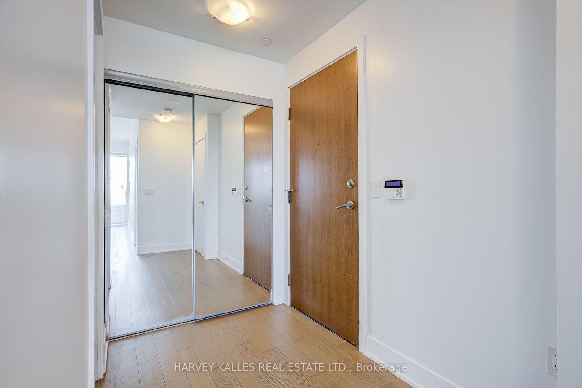 30 Shore Breeze Drive Unit 1822 photo 9