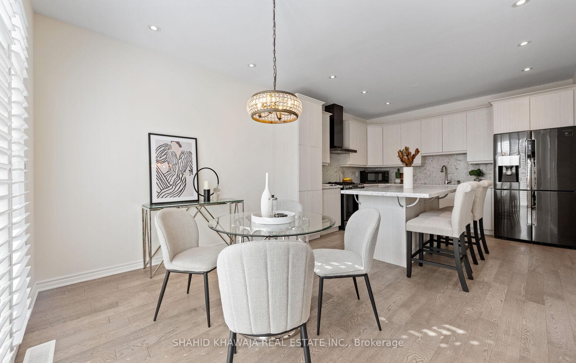 1304 Basswood Crescent photo 12