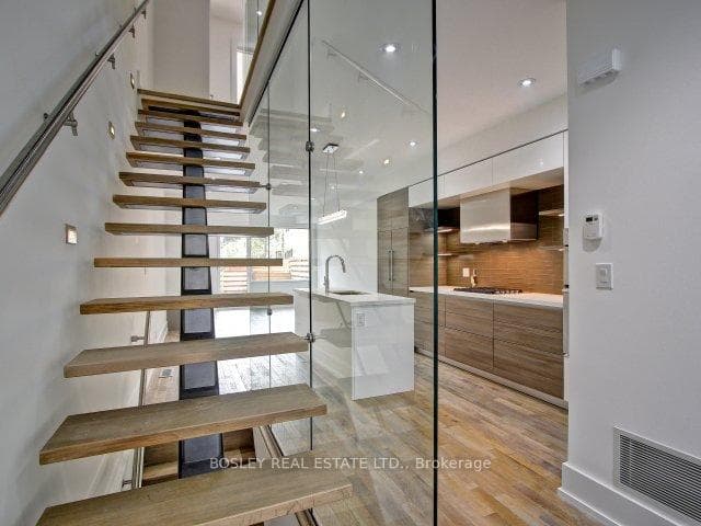 5B Sylvan Avenue photo 4
